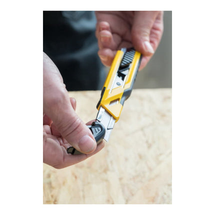 Cuchilla STANLEY AUTOLOCK anchura de la hoja 18 mm longitud 175 mm ( 4000787675 )