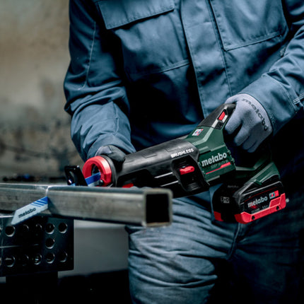 Metabo SSEP 18 LT BL Scie sabre sans fil 18 V 32 mm Brushless + 1x batterie LiHD 8,0 Ah + Metabox - sans chargeur
