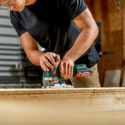 Sierra de calar a batería Metabo STA 18 LTX 150 BL 18 V 150 mm sin escobillas + 1x batería 2,0 Ah + Metabox - sin cargador