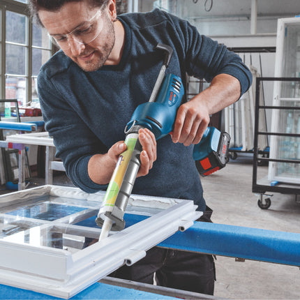 Bosch GCG 18V-310 Professional cordless caulking gun 18 V 310 ml 3.5 kN + 1x rechargeable battery 4.0 Ah - without charger
