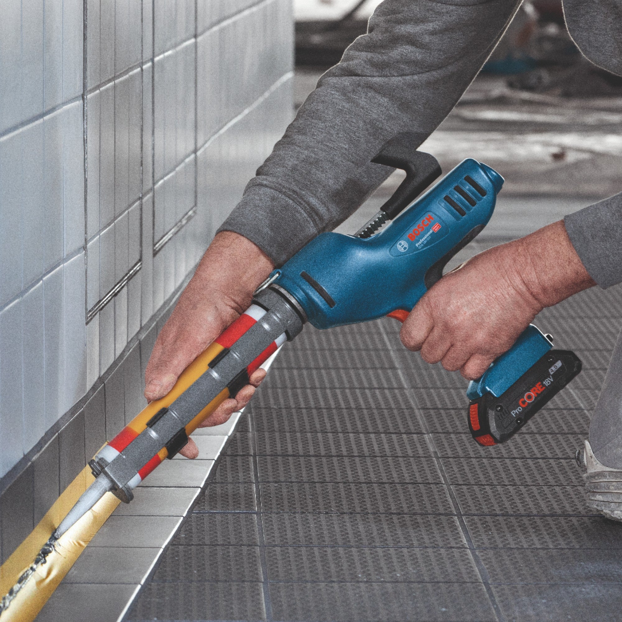 Bosch GCG 18V 310 Professional Akku Kartuschenpresse 18 V 310 ml 3 5 kN 1x Akku 5 0 Ah ohne Ladegeraet 4 - toolbrothers