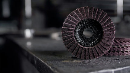 Disco lamellare Klingspor SMT 800 ( 4000844470 ) Ø 115 mm granulometria media 12° curva