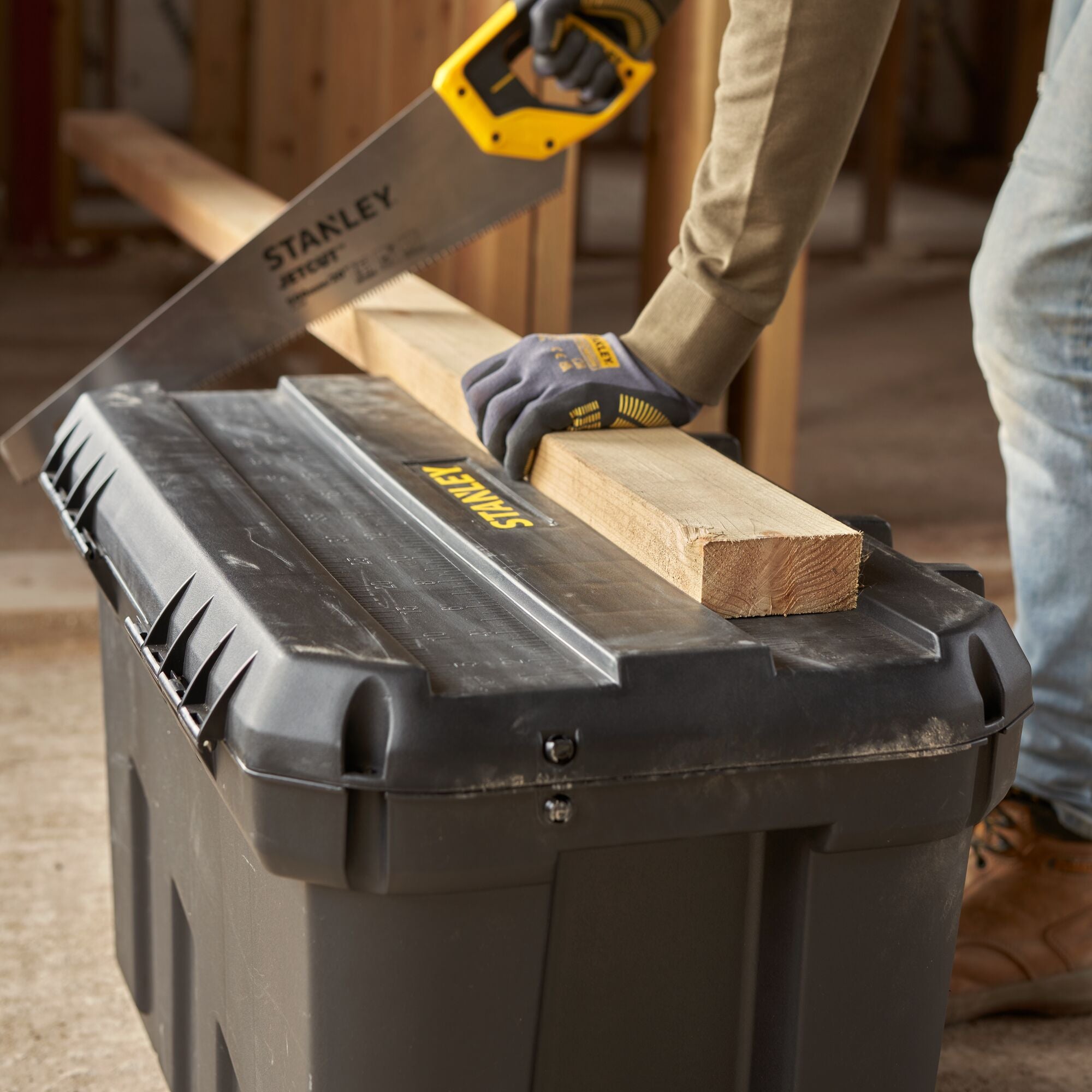 Stanley Mobile Montagebox 90 L 770 x 490 x 480 mm 1 92 978 mit herausnehmbarer Ablage 4 - toolbrothers