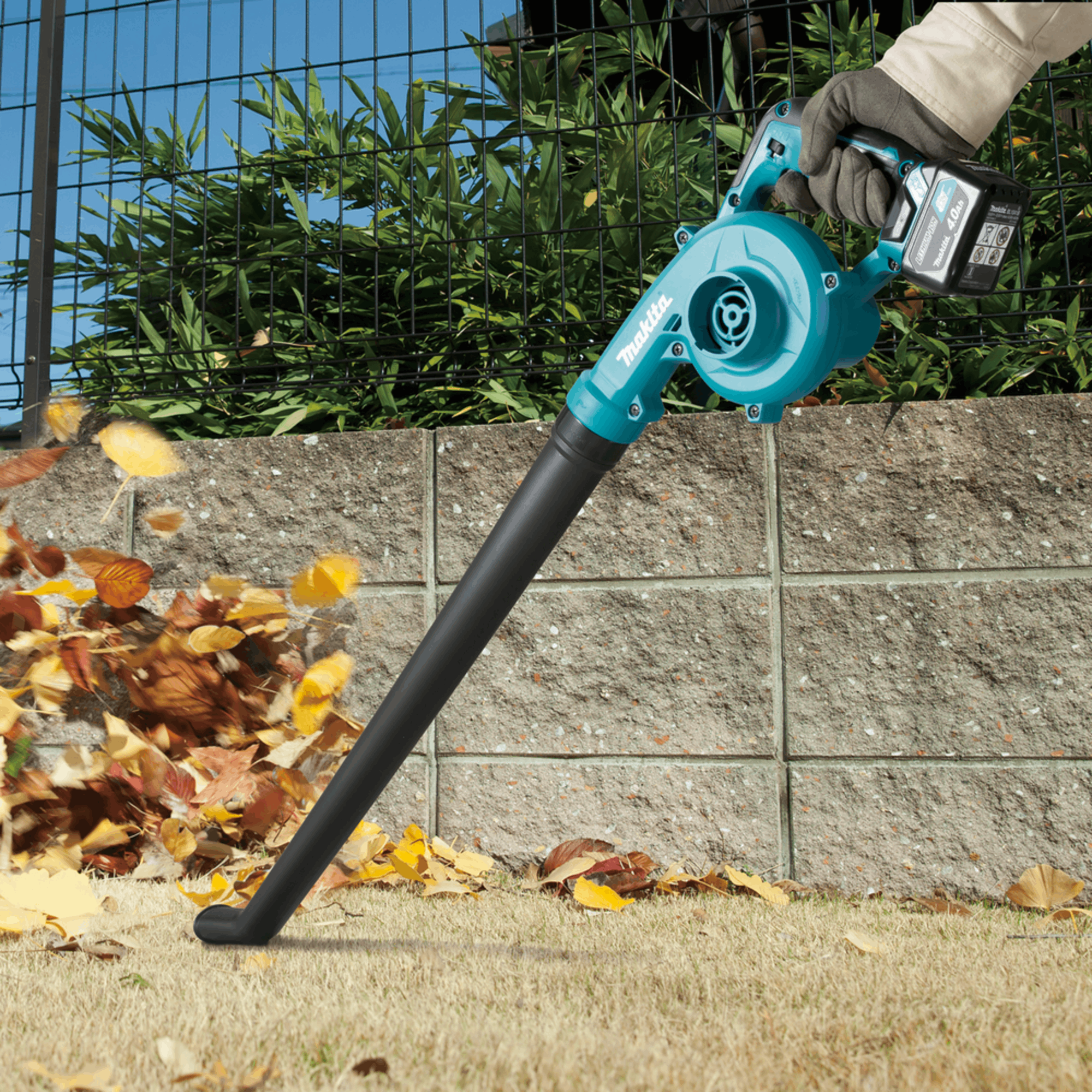 Makita UB 101 DSA1 Akku Geblaese 12 V max 1x Akku 2 0 Ah Ladegeraet 4 - toolbrothers