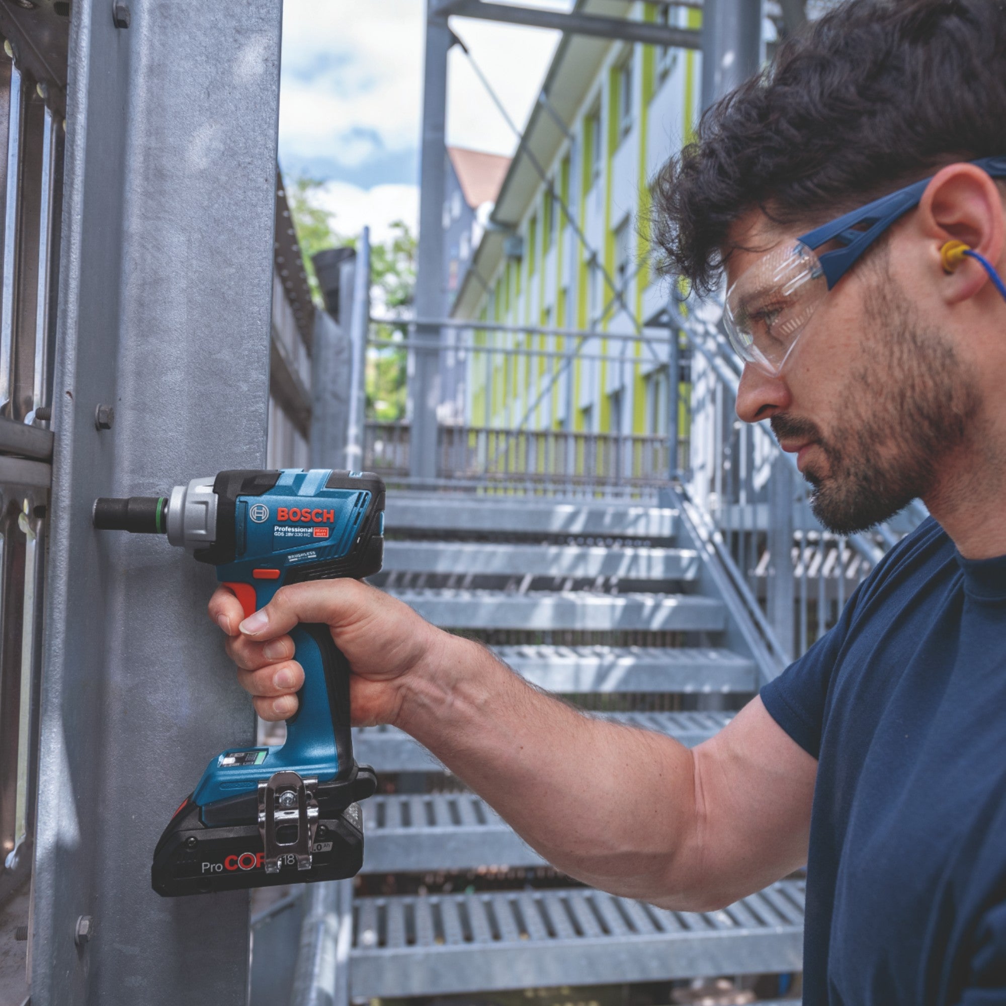 Bosch GDS 18V 330 HC Professional Akku Schlagschrauber 18 V 330 Nm 1 2 Brushless 1x Akku 2 0 Ah ohne Ladegeraet 4 - toolbrothers
