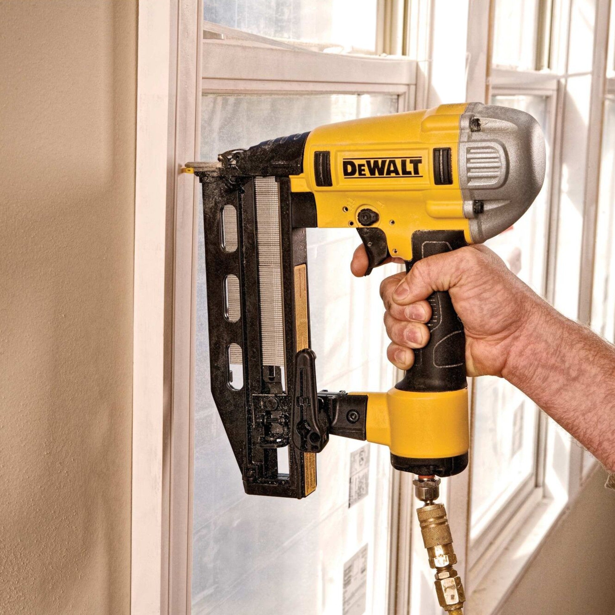 DeWalt DPN 1664 PP Druckluft Stauchkopfnagler 18 64 mm Koffer 3 - toolbrothers