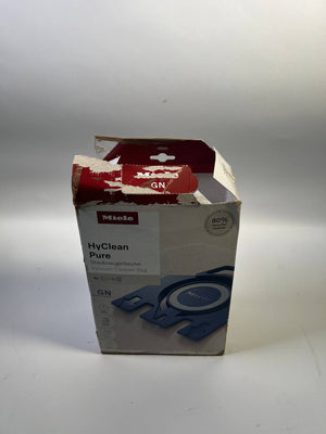 Miele HyClean Pure GN Staubsaugerbeutel 4 Stück mit Filter ( 12421130 ) für Complete C2 / C3 / Classic C1 / S8 / S5 / S2 - OVP Beschädigt