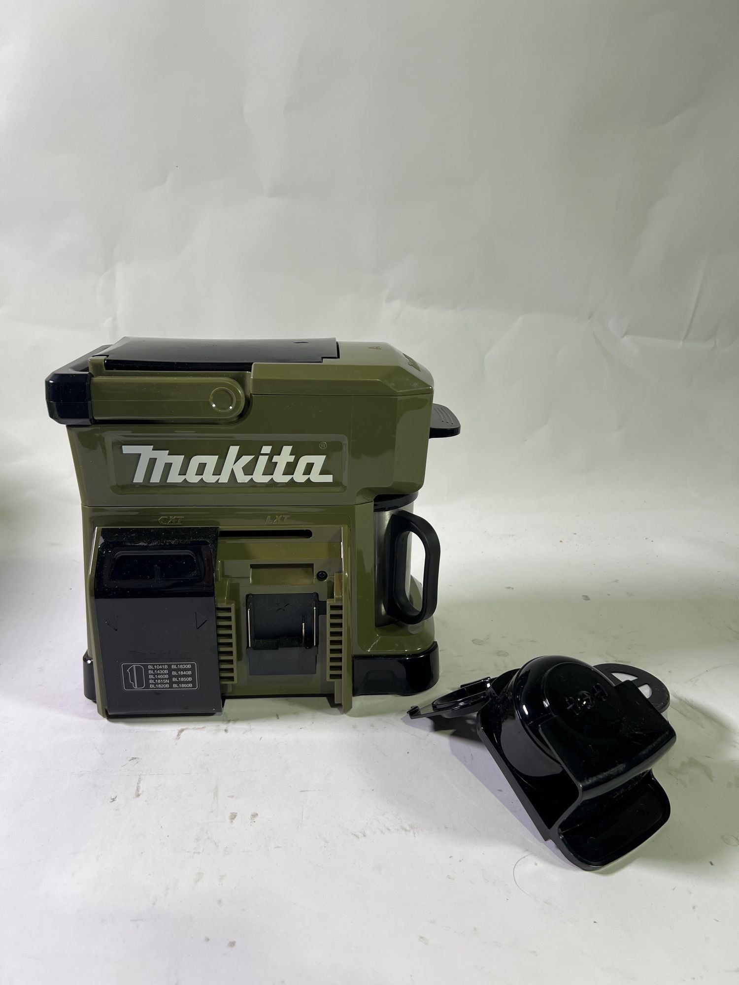 Makita DCM 501 ZO Akku Kaffeemaschine 12 V max 18 V Olive Outdoor Adventure Edition Solo ohne Akku ohne Ladegeraet Gebraucht 0 - toolbrothers