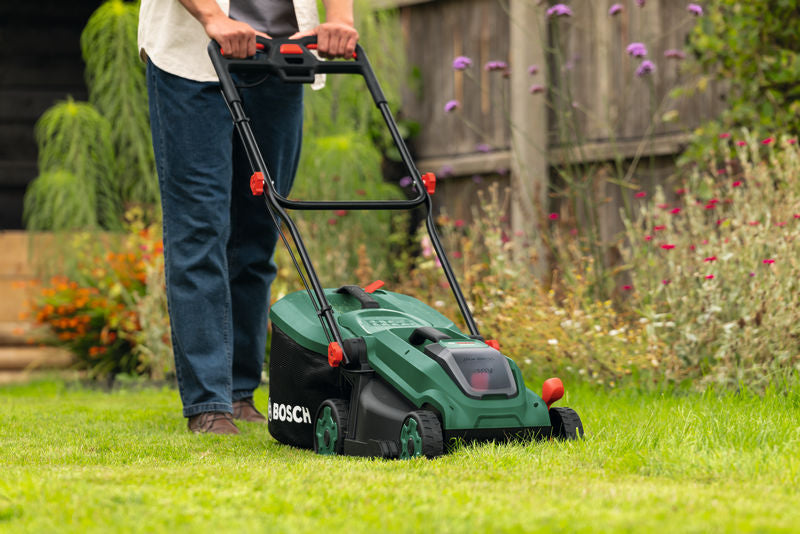 Bosch Home and Garden Akku Rasenmaeher ROTAK18V 34 1x Akku PBA 18V 4 0Ah 06008B9N00  3 - toolbrothers