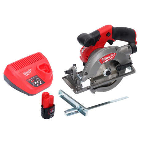 Sierra circular de mano a batería Milwaukee M12 CCS44-301C 12 V 140 mm sin escobillas + 1x batería 3,0 Ah + cargador