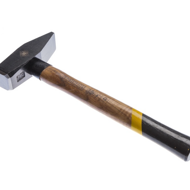 FORTE TOOLS Schlosserhammer mit Holzgriff, 1500 g Kopfgewicht, Hammer mit Holzstiel, Premium Werkzeug, geschmiedet, doppelter Ringkeil, lackierter Kopf ( 000051151033 )