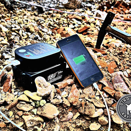 Handy / Tablet / Smartphone USB Ladegerät / Adapter 2,4 A für Makita 14,4 & 18 V Akkus - Toolbrothers