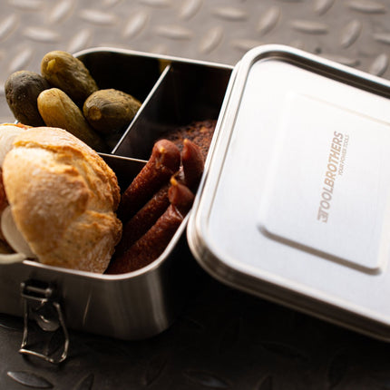 Toolbrothers Fan Lunchpaket in Hardcase Tragetasche Lunchtasche Wasserdicht mit Edelstahl Brotdose mit Trennfaechern und Edelstahldeckel 1200 ml Edelstahl Trinkflasche 600 ml 4 in 1 Multifunktions Besteck 4 - toolbrothers