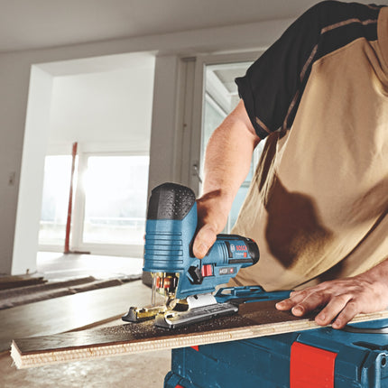 Bosch GST 12V-70 Professional Sierra de calar a batería ( 06015A1001 ) - Sin batería, sin cargador incluidos